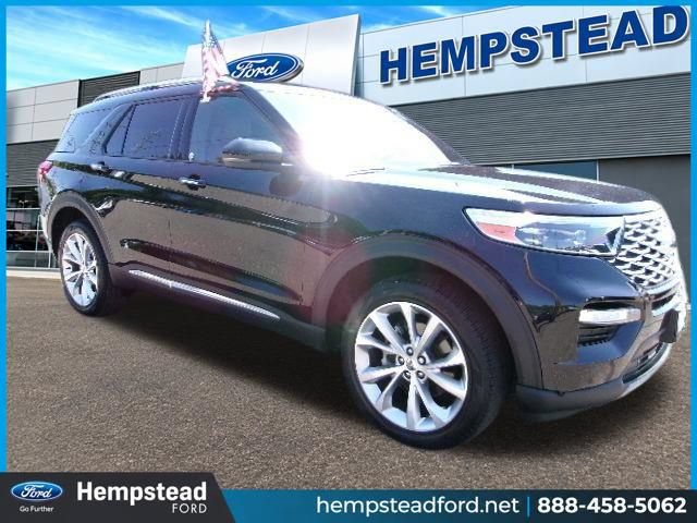 Certified 2022 Ford Explorer Platinum w/ Equipment Group 601A AWD/4WD image 3