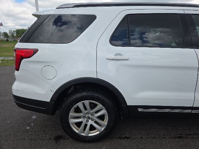 Used 2019 Ford Explorer XLT AWD/4WD image 7