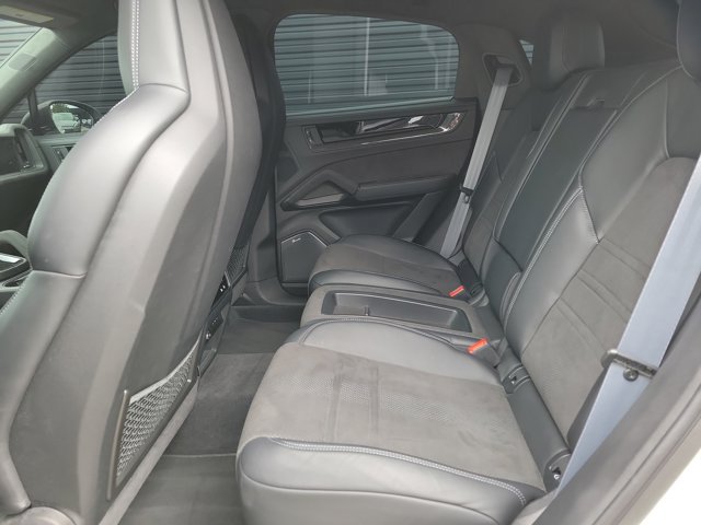 Certified 2024 Porsche Cayenne Turbo GT AWD/4WD image 20
