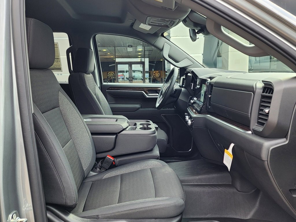 New 2026 GMC Sierra 1500 Elevation w/ LPO, Elevation Black Package image 38