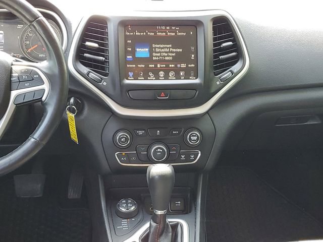 Used 2016 Jeep Cherokee Trailhawk AWD/4WD image 23