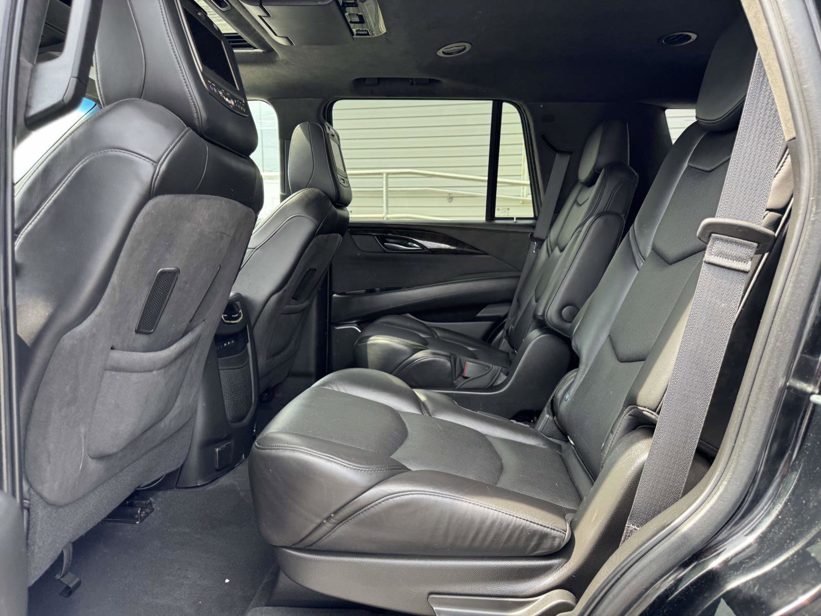Used 2019 Cadillac Escalade Platinum AWD/4WD image 9