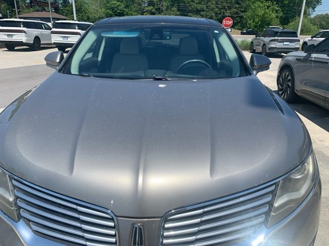 Used 2016 Lincoln MKX Reserve w/ Climate Package FWD image 2