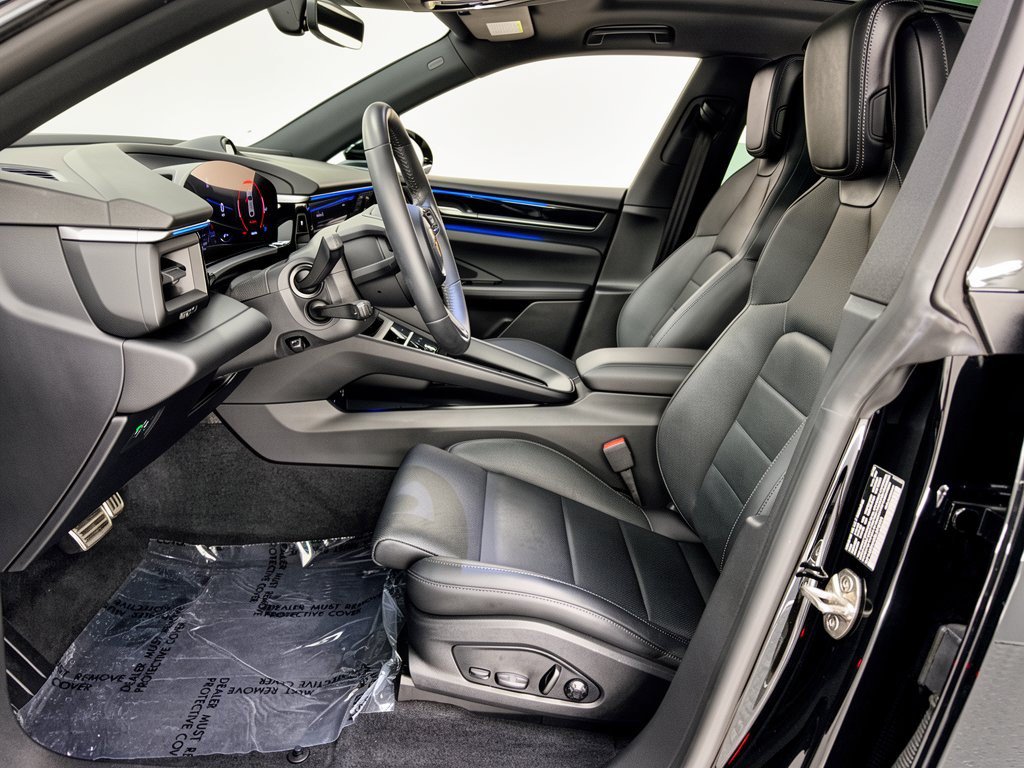 Used 2025 Porsche Macan Electric RWD image 5