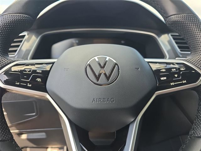 Used 2023 Volkswagen Tiguan SE R-Line FWD image 23