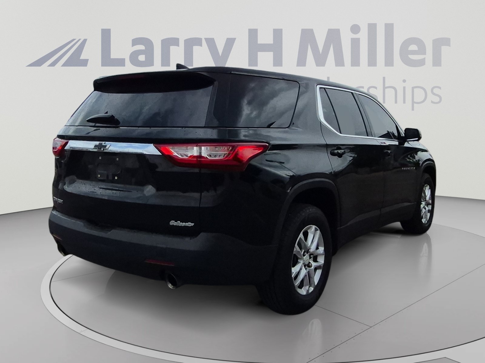 Used 2018 Chevrolet Traverse LS FWD image 5
