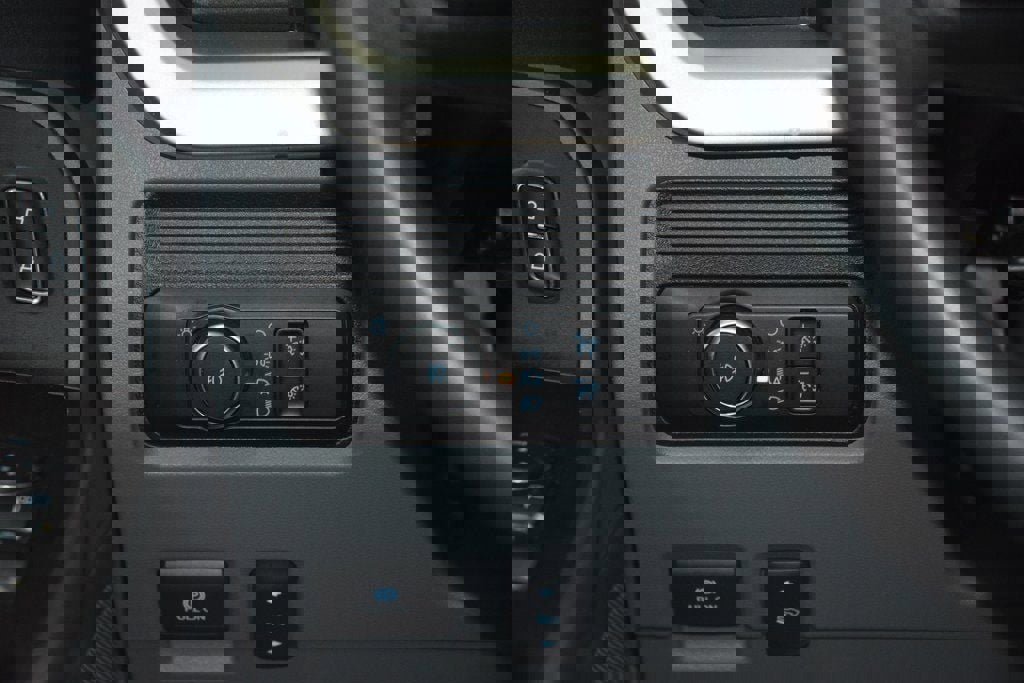 Used 2024 Ford F550 4x4 Crew Cab Super Duty w/ XLT Value Package image 25