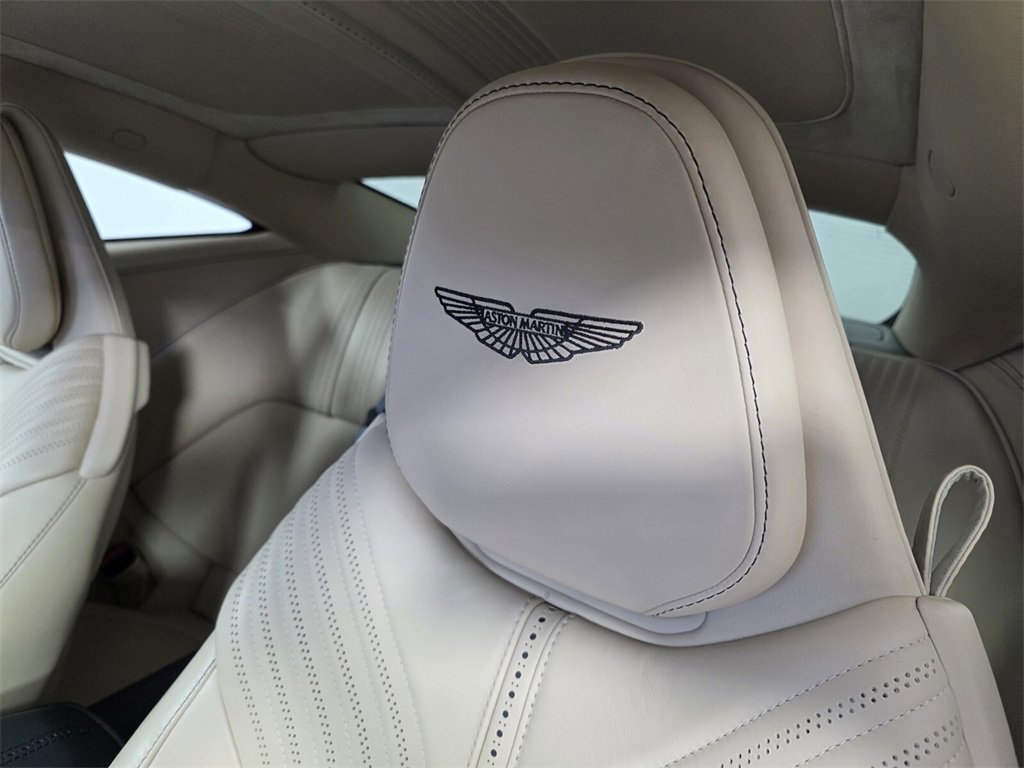 Used 2023 Aston Martin DB11 Coupe image 11