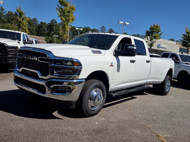 New 2027 RAM 3500 Tradesman AWD/4WD image 3