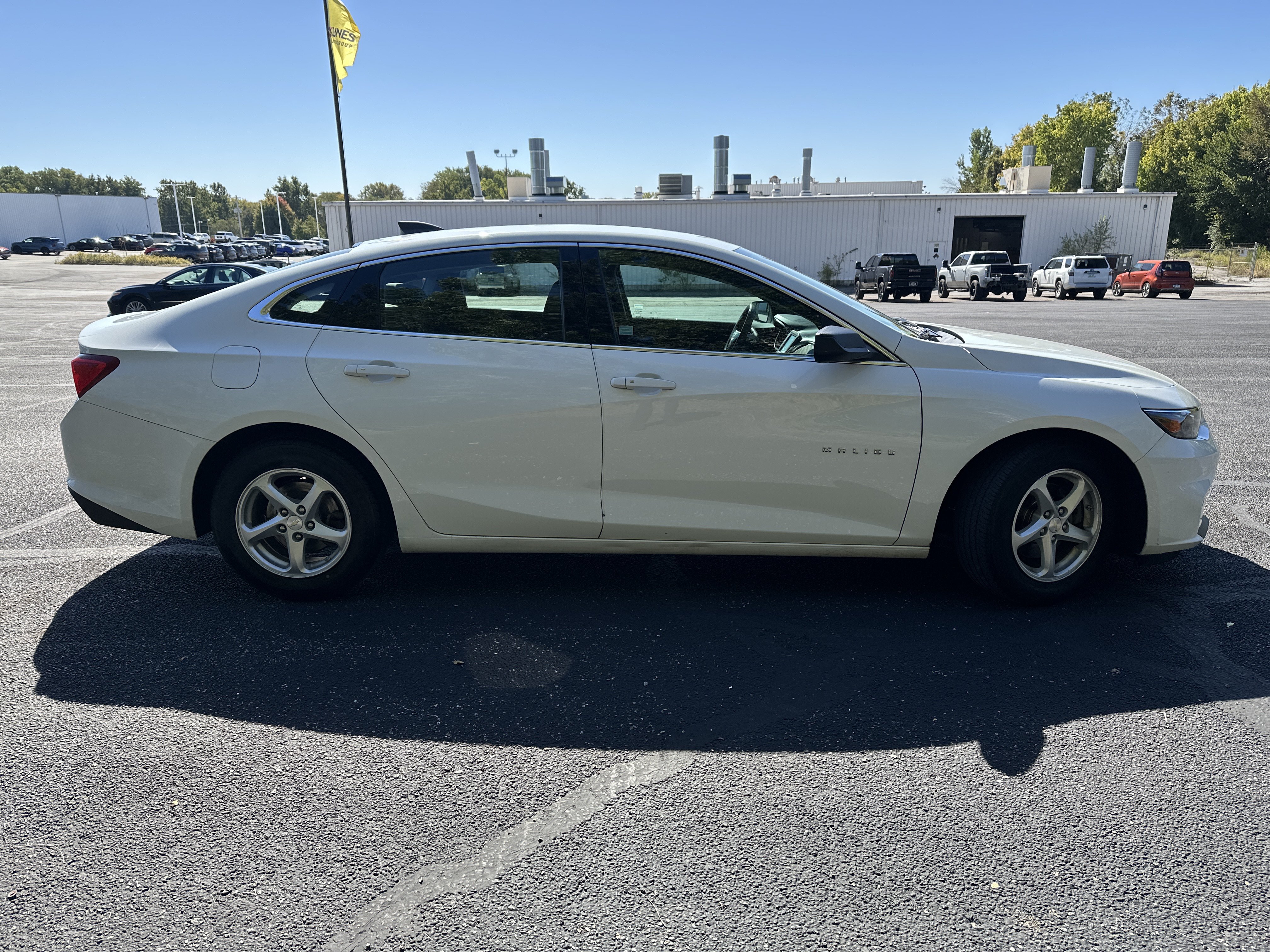 Used 2017 Chevrolet Malibu LS w/ LPO, Convenience Package 1 FWD image 8