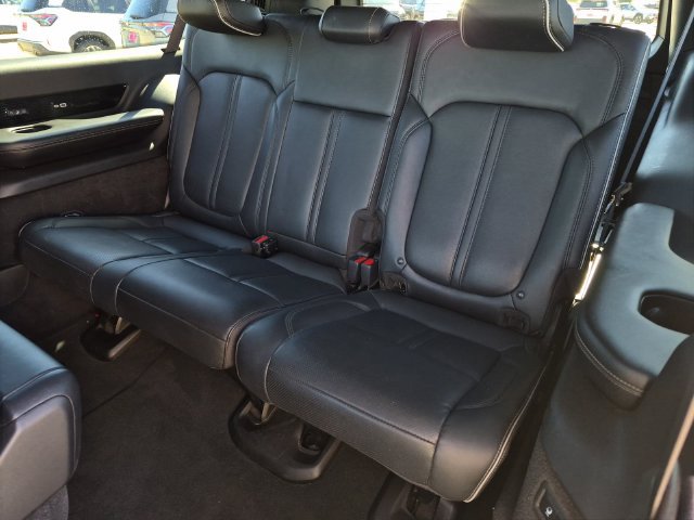 Used 2024 Jeep Grand Wagoneer L Series II w/ Quick Order Packagew 28T AWD/4WD image 27