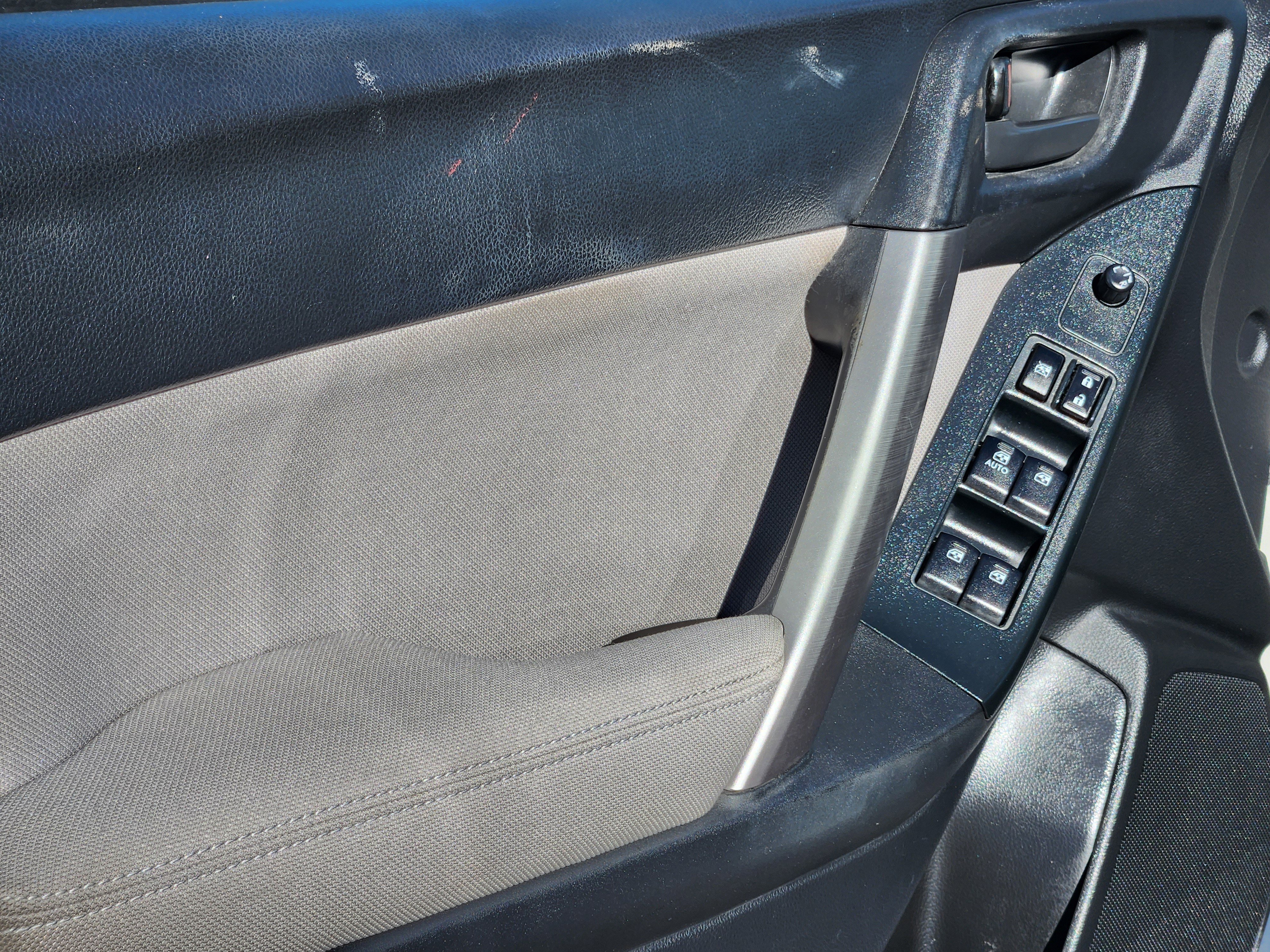 Used 2015 Subaru Forester 2.5i Premium w/ All-Weather Package image 20