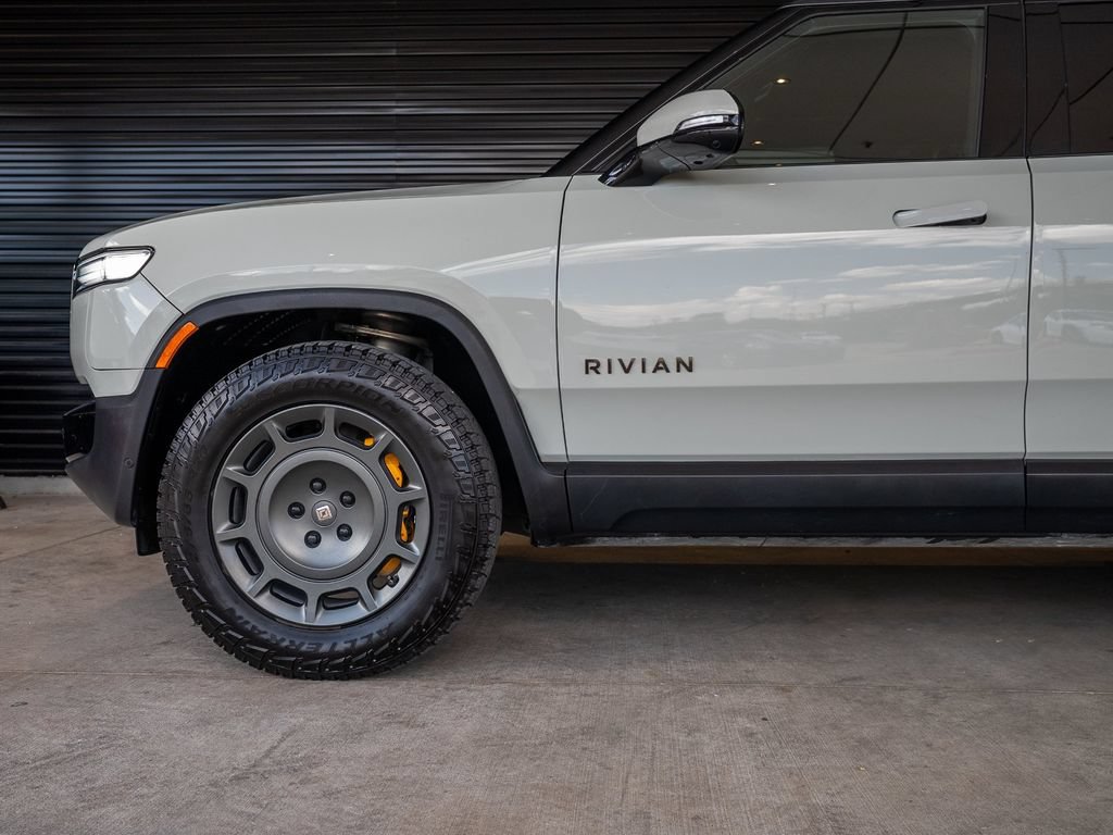 Used 2025 Rivian R1S Premium Dual AWD/4WD image 11