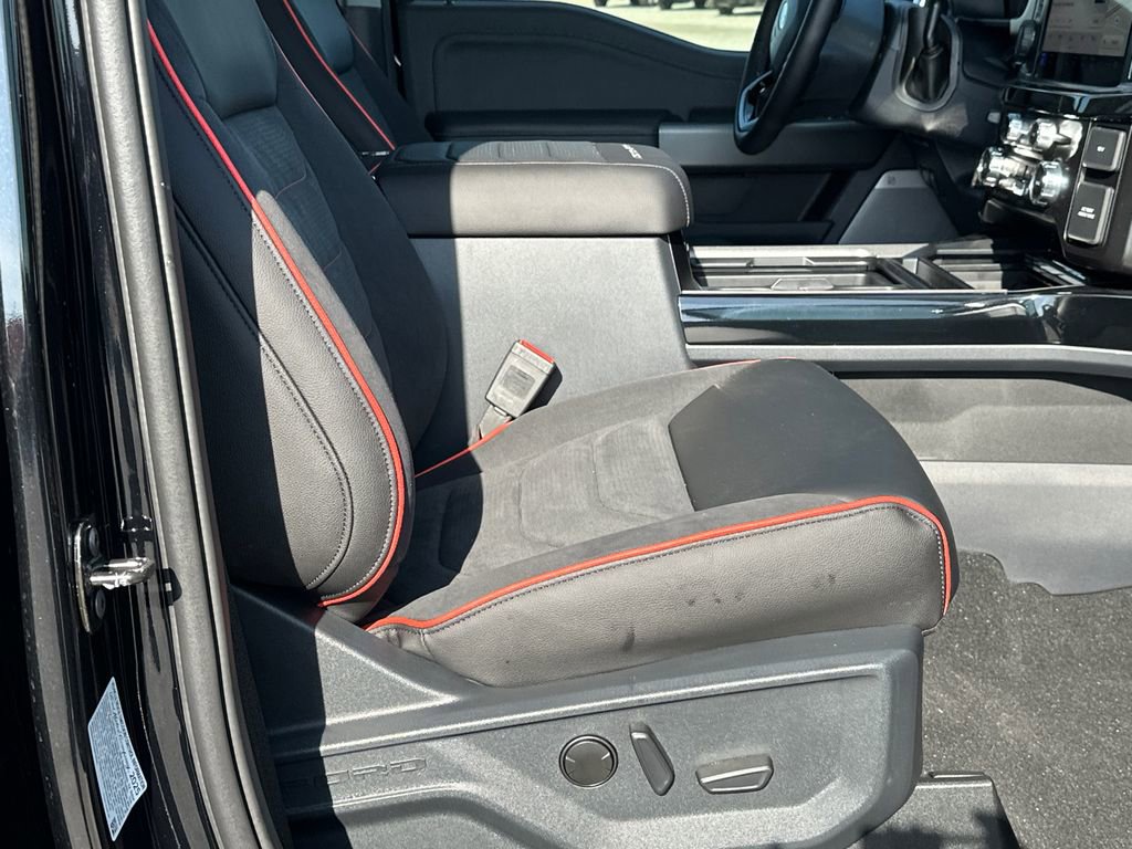 New 2026 Ford F250 Lariat w/ Black Appearance Package image 13
