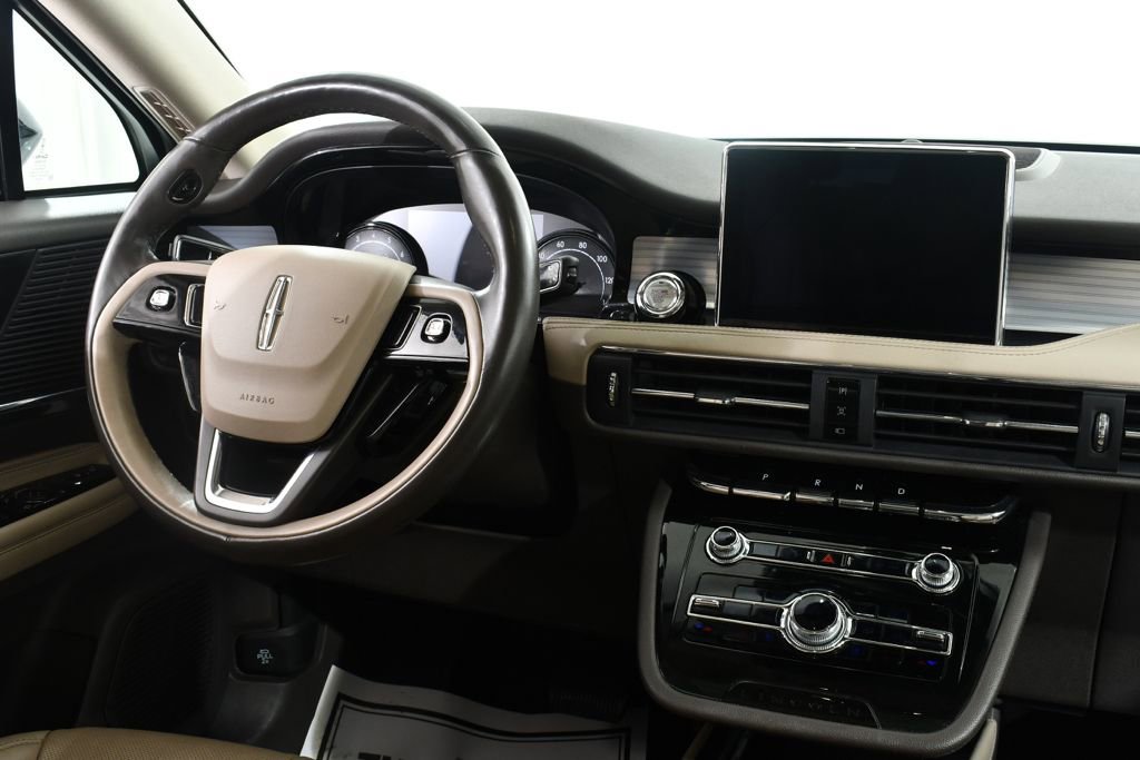 Used 2022 Lincoln Corsair AWD w/ Premium Package image 8
