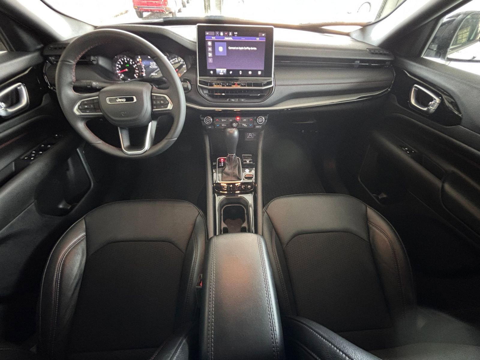 Used 2025 Jeep Compass Trailhawk AWD/4WD image 33