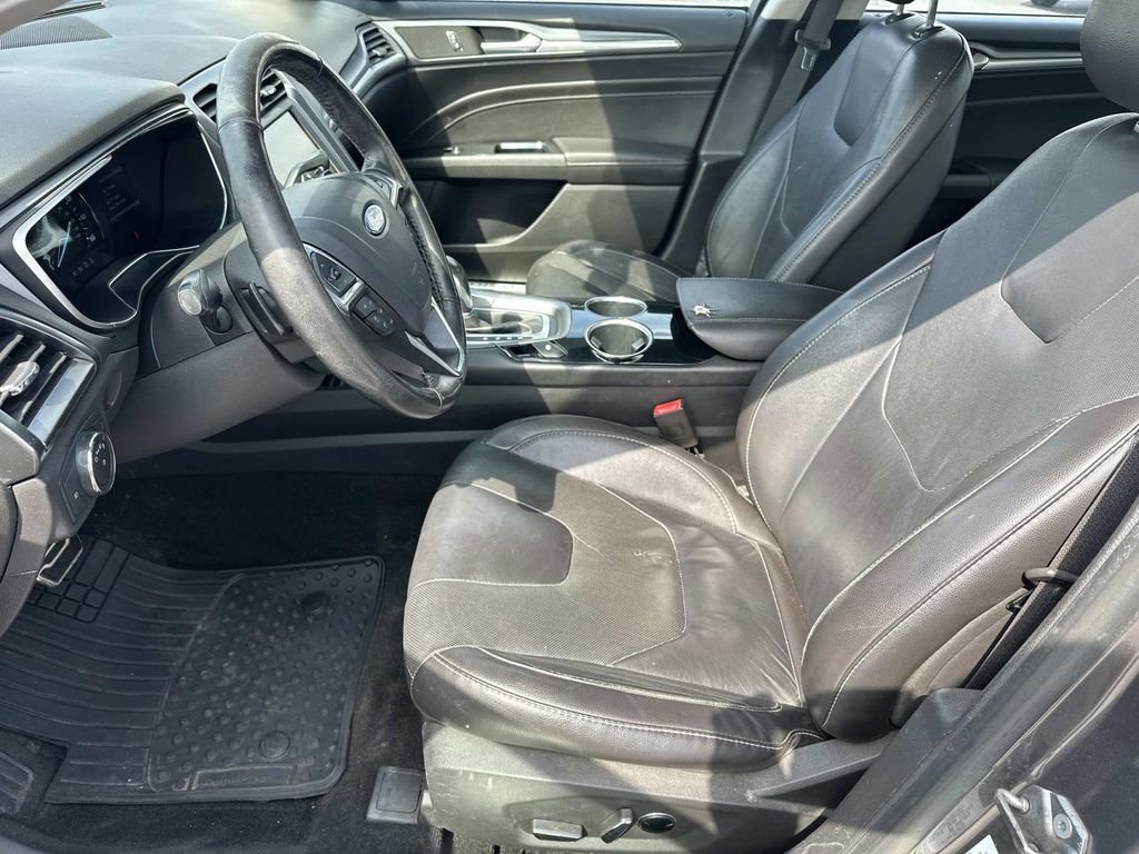 Used 2013 Ford Fusion Titanium FWD image 19