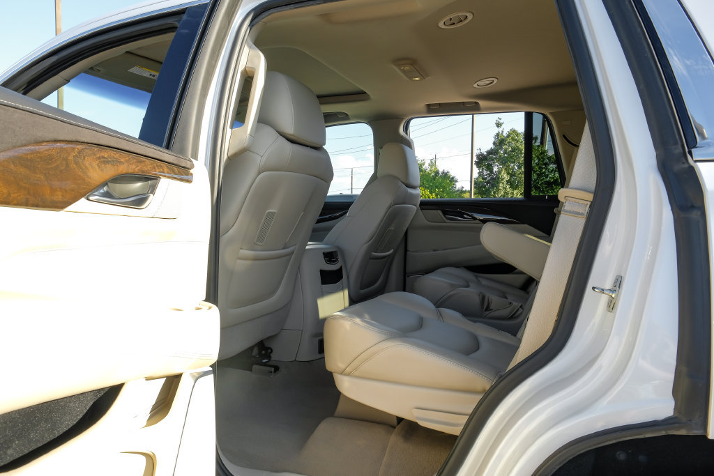 Used 2018 Cadillac Escalade Luxury AWD/4WD image 38