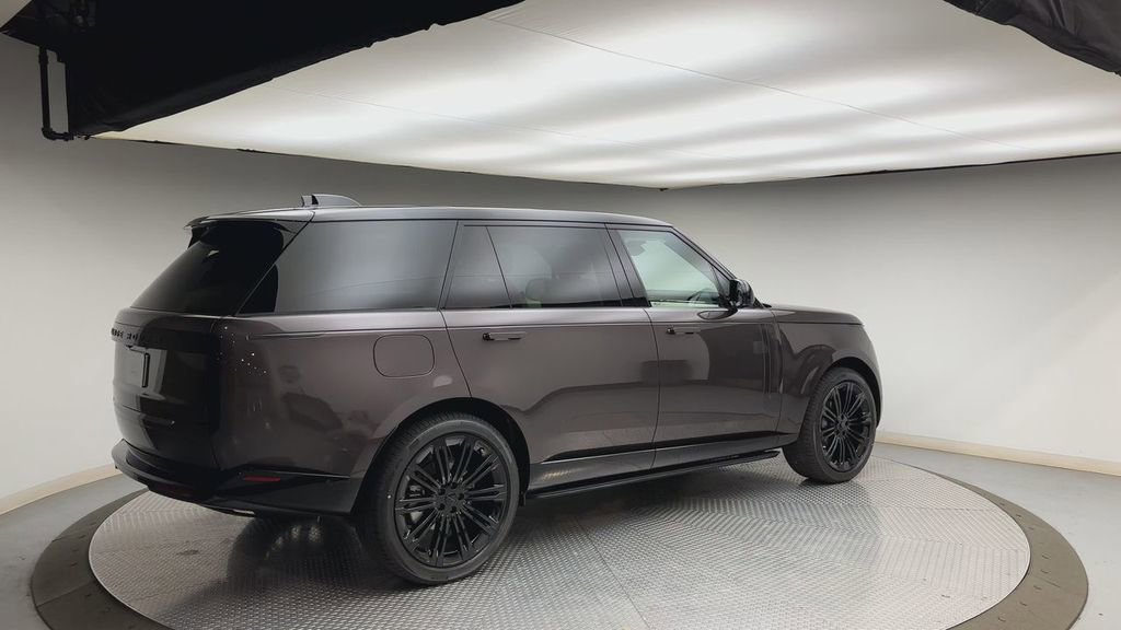 New 2026 Land Rover Range Rover Long Wheelbase SE AWD/4WD image 2