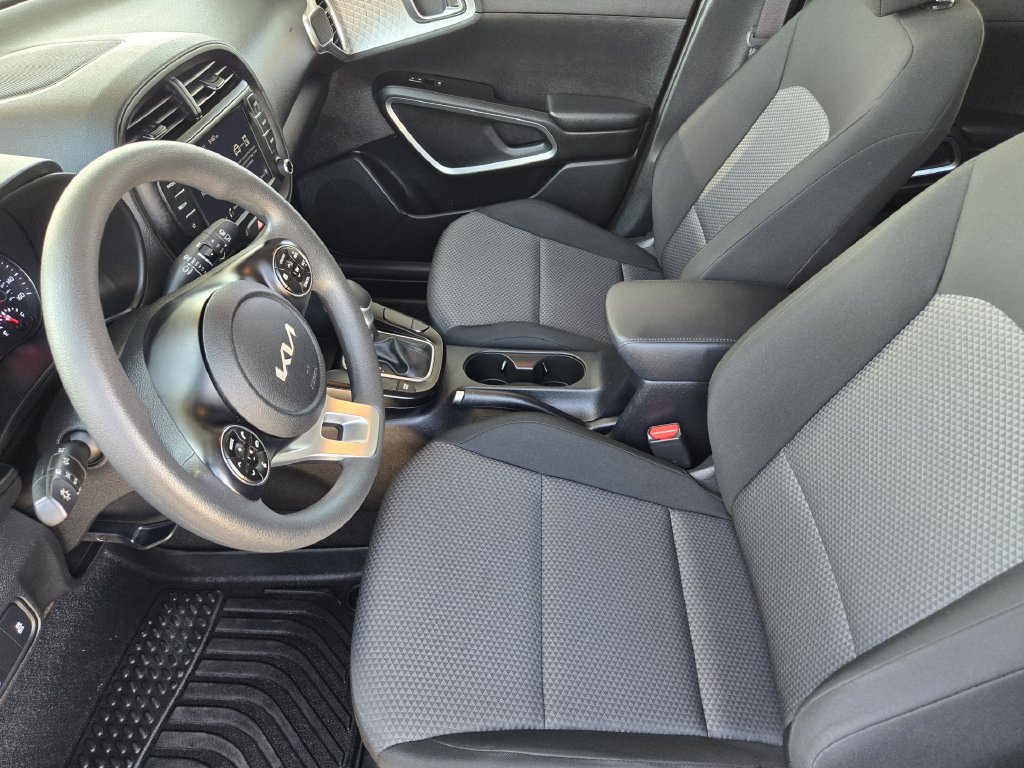 Certified 2022 Kia Soul LX w/ Technology Package FWD image 15