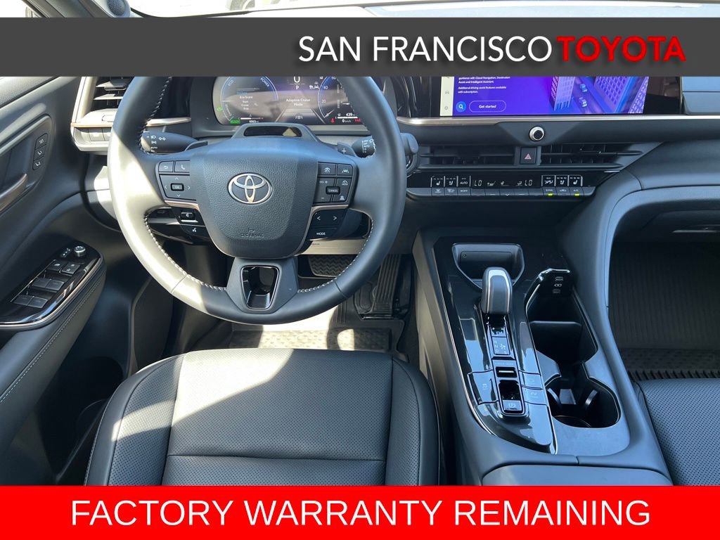 Certified 2025 Toyota Crown Signia image 32