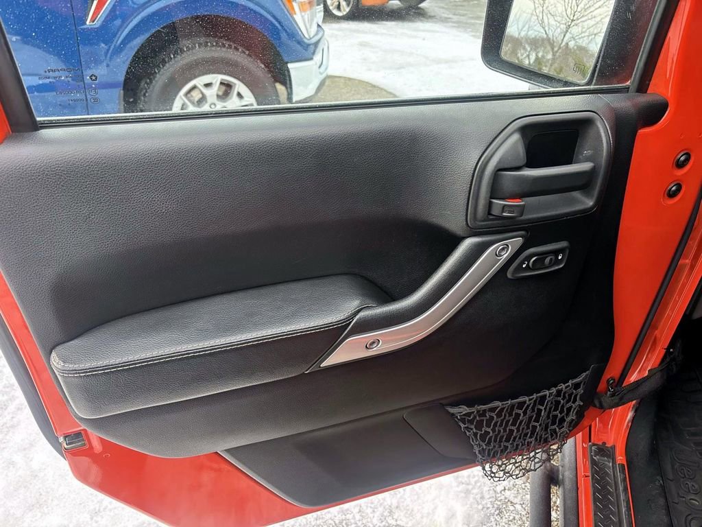 Used 2015 Jeep Wrangler Rubicon image 11