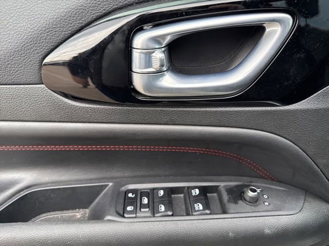 Used 2024 Jeep Compass Trailhawk AWD/4WD image 9