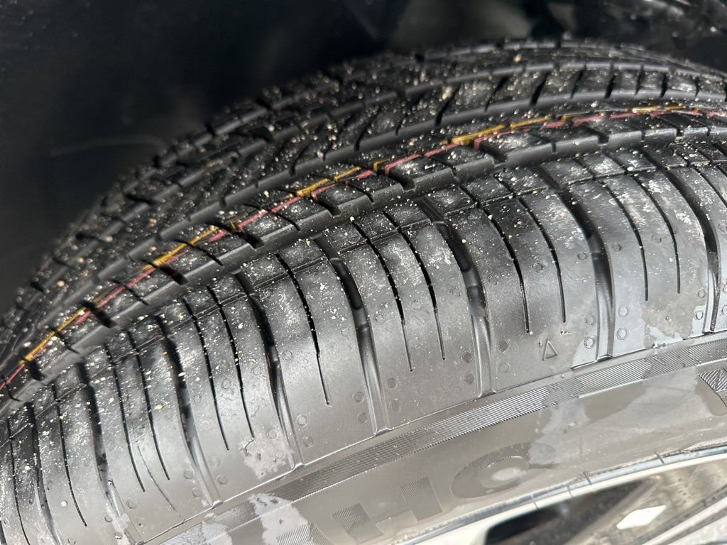 New 2026 Volkswagen Taos SE image 29