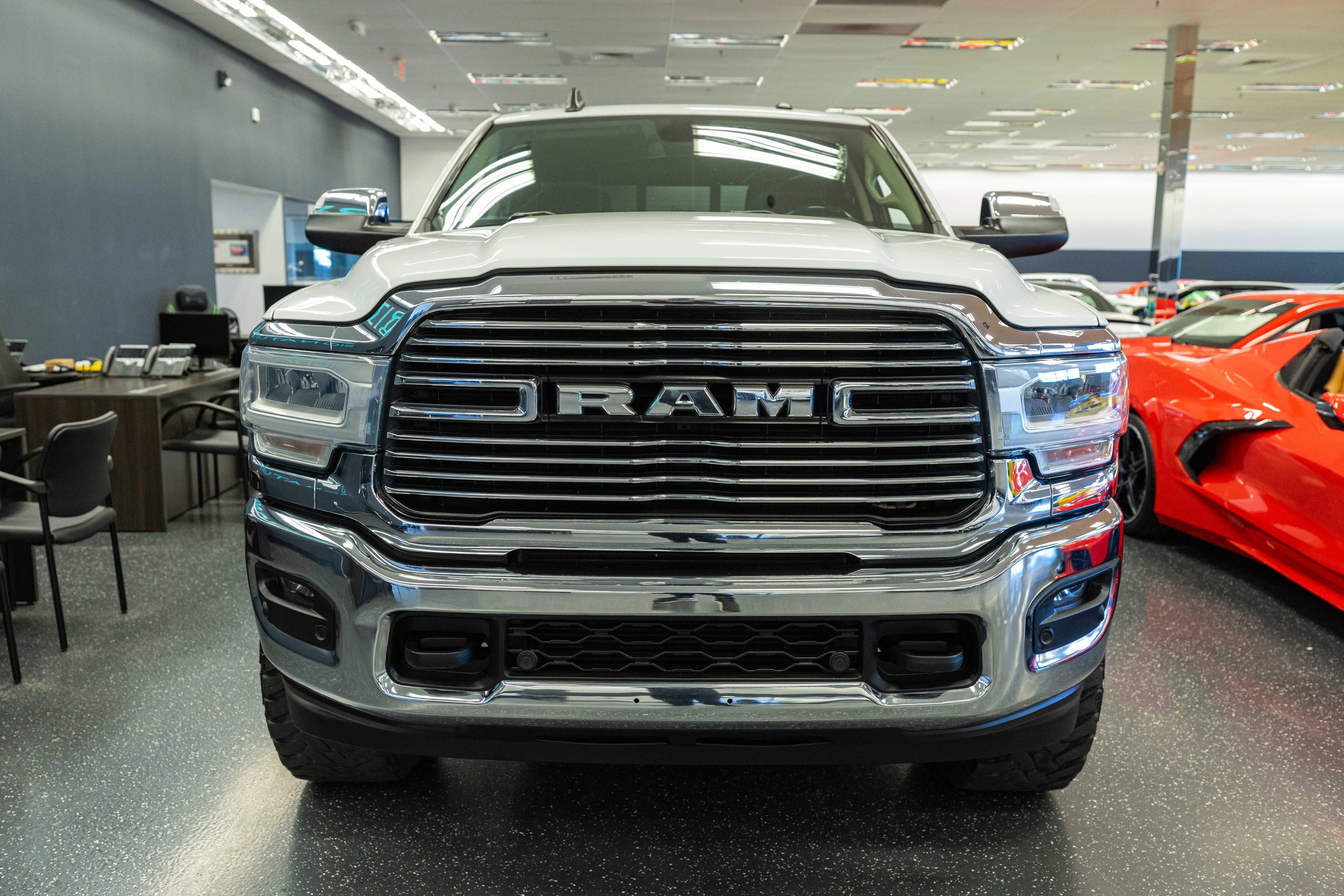 Used 2020 RAM 3500 Laramie AWD/4WD image 3
