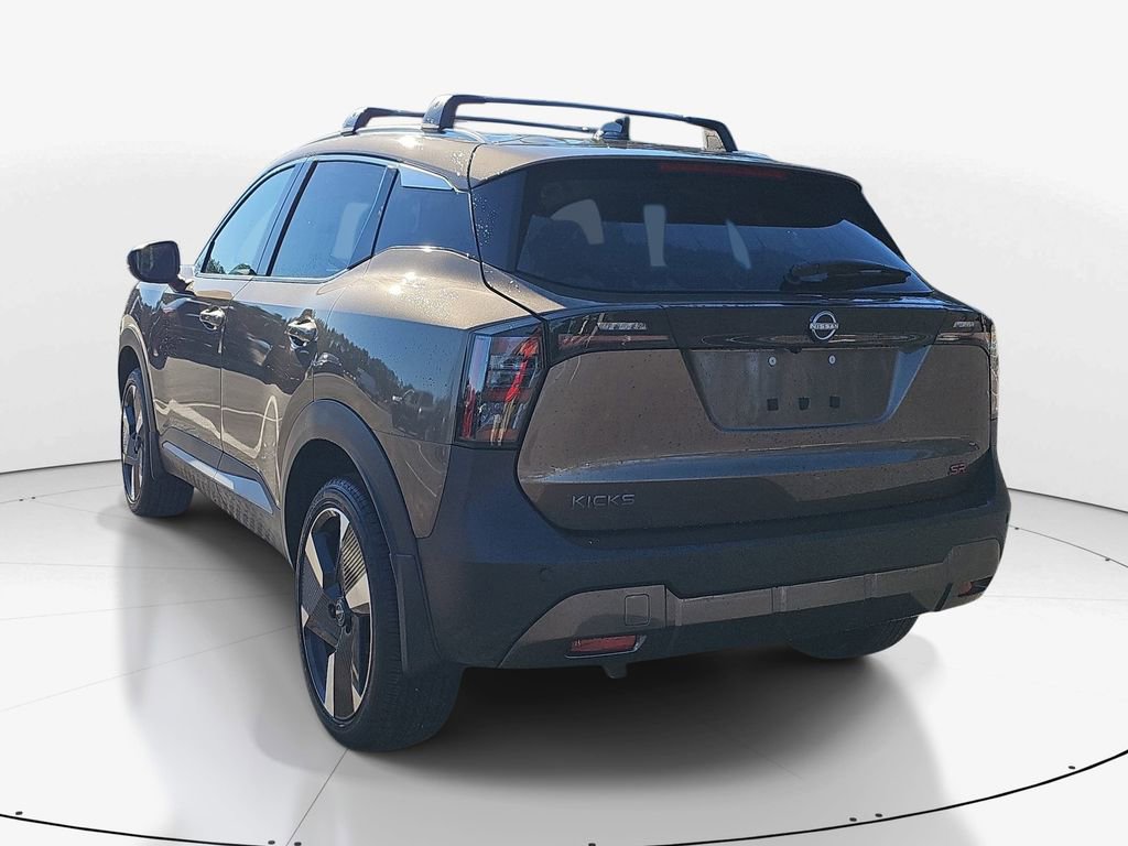 New 2026 Nissan Kicks SR w/ SR Premium Package FWD image 7
