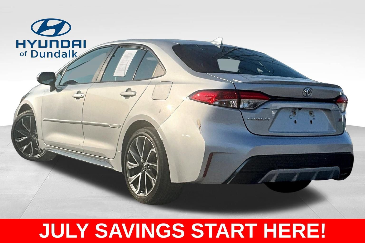 Used 2021 Toyota Corolla SE w/ SE Premium Package FWD image 3