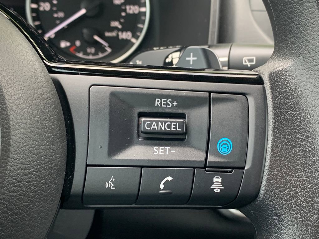 Used 2023 Nissan Rogue SV FWD image 14