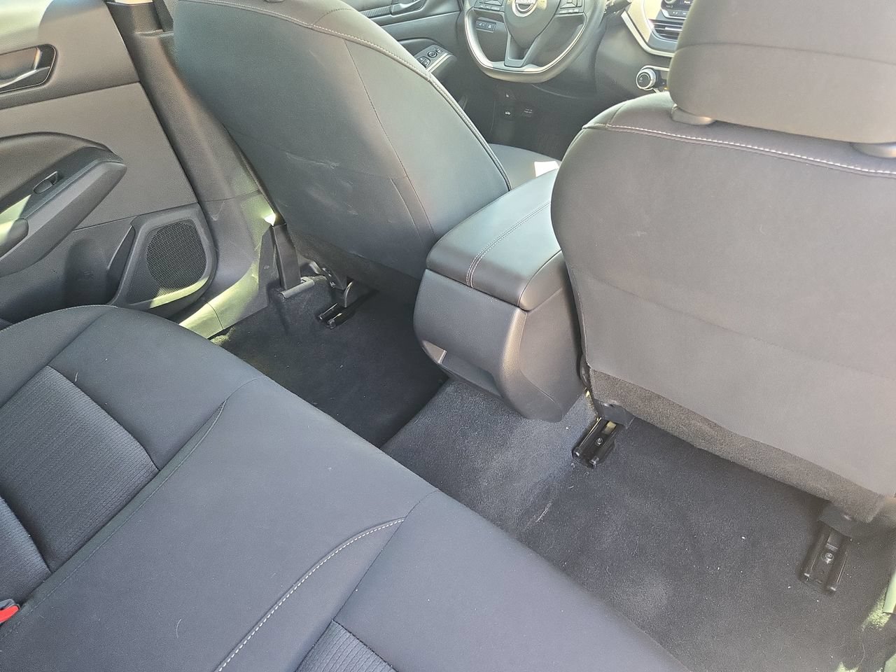 Used 2025 Nissan Altima 2.5 S FWD image 11