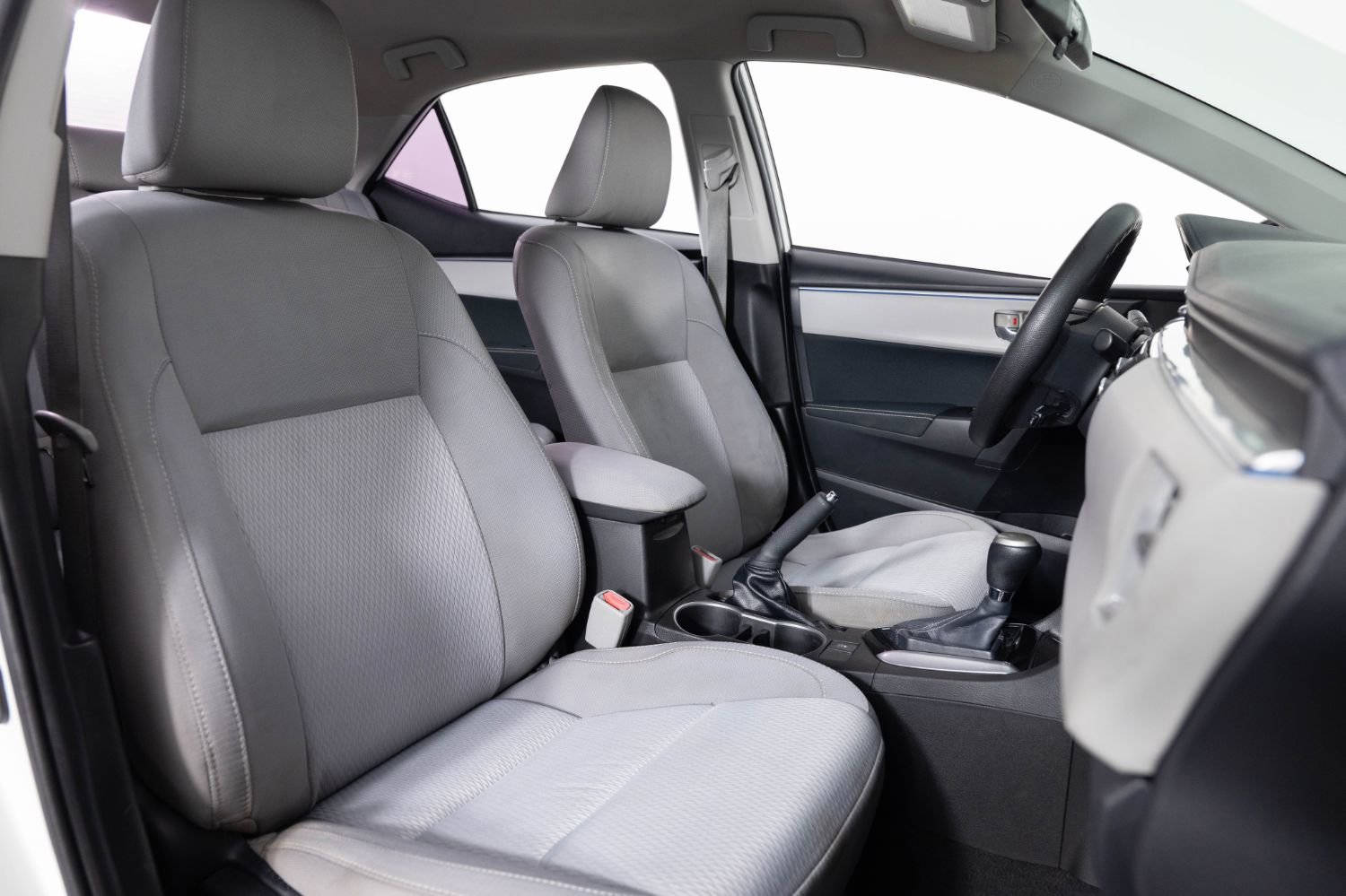 Used 2015 Toyota Corolla LE image 27