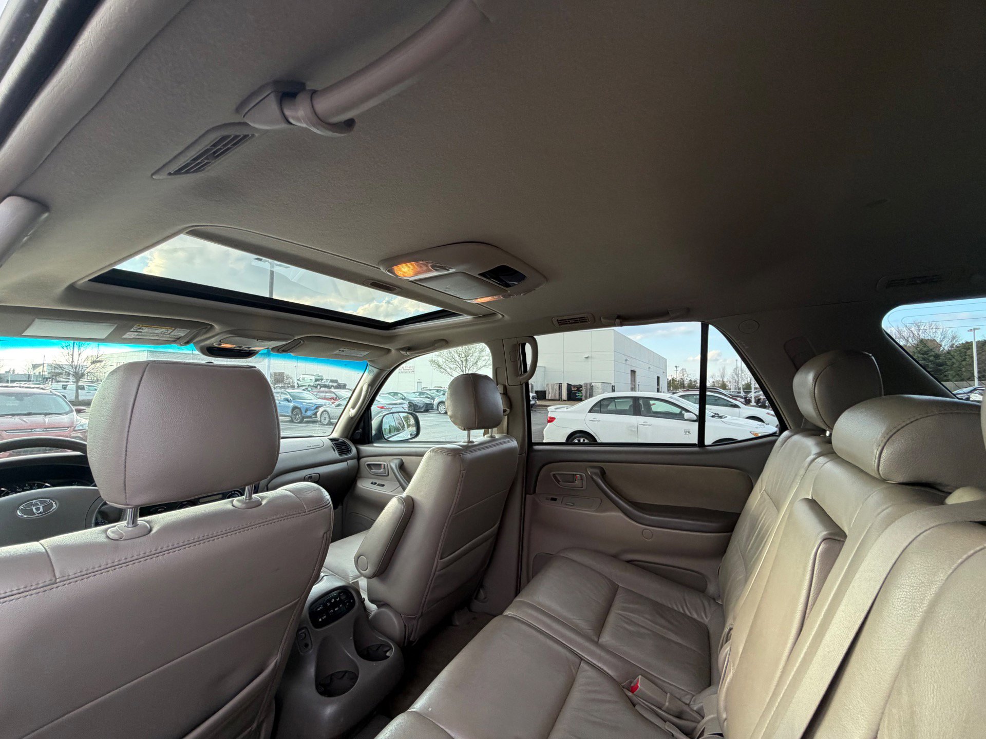 Used 2007 Toyota Sequoia SR5 AWD/4WD image 16