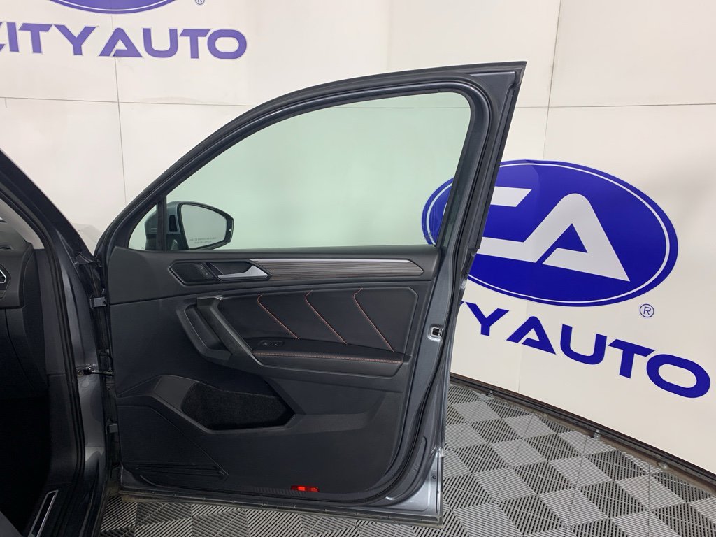 Used 2024 Volkswagen Tiguan Wolfsburg Edition image 41