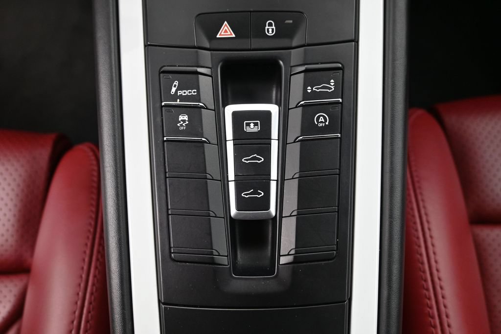 Certified 2017 Porsche 911 Turbo S AWD/4WD image 20