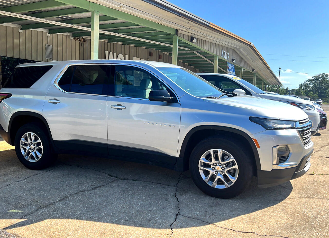 Used 2022 Chevrolet Traverse LS image 6