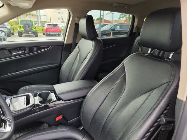 Certified 2023 Lincoln Nautilus AWD w/ Premium Package image 11