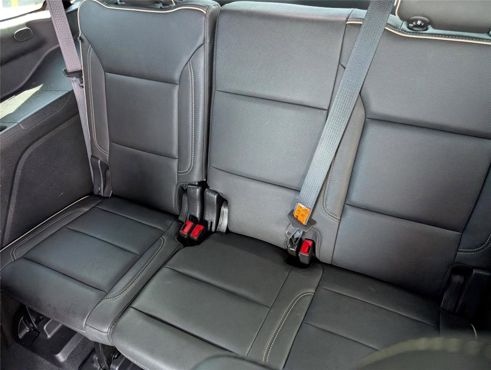 Used 2023 GMC Yukon SLT RWD image 32
