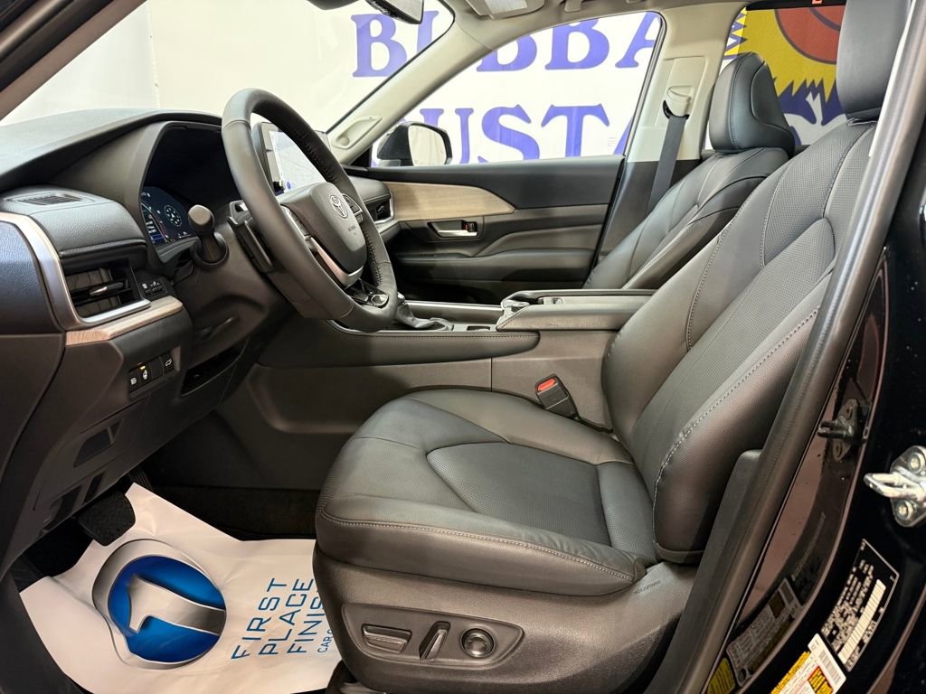 Certified 2026 Toyota Grand Highlander Platinum image 10