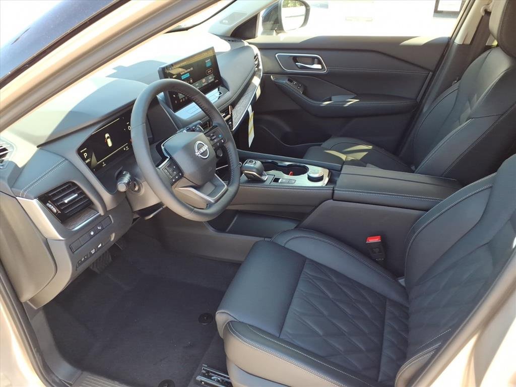 New 2026 Nissan Rogue Platinum image 13