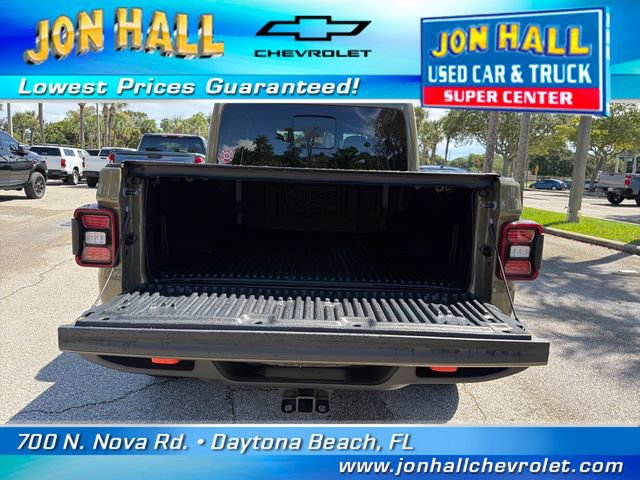 Used 2025 Jeep Gladiator Mojave w/ Convenience Group AWD/4WD image 11