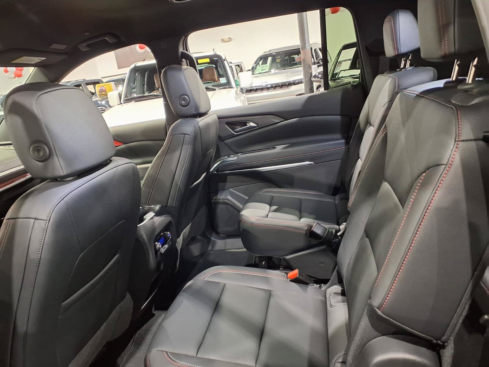 Used 2024 Chevrolet Traverse Z71 AWD/4WD image 19