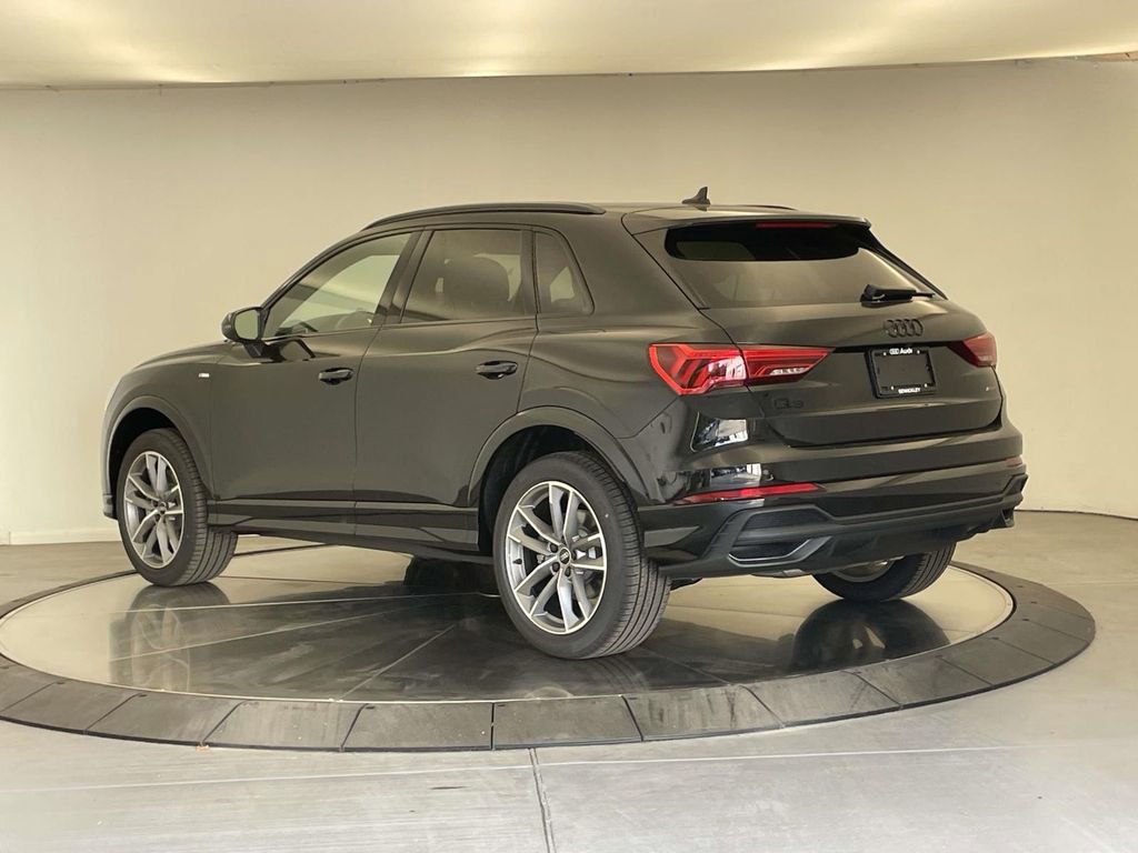 New 2025 Audi Q3 2.0T Premium image 3