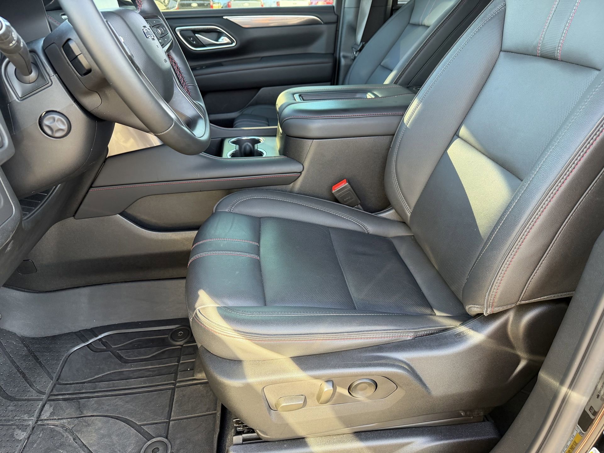 Used 2024 Chevrolet Tahoe RST w/ Luxury Package image 18