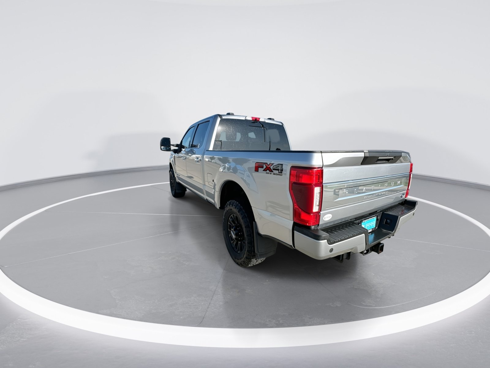 Used 2022 Ford F350 Platinum AWD/4WD image 6