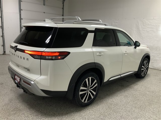 Used 2023 Nissan Pathfinder Platinum image 5