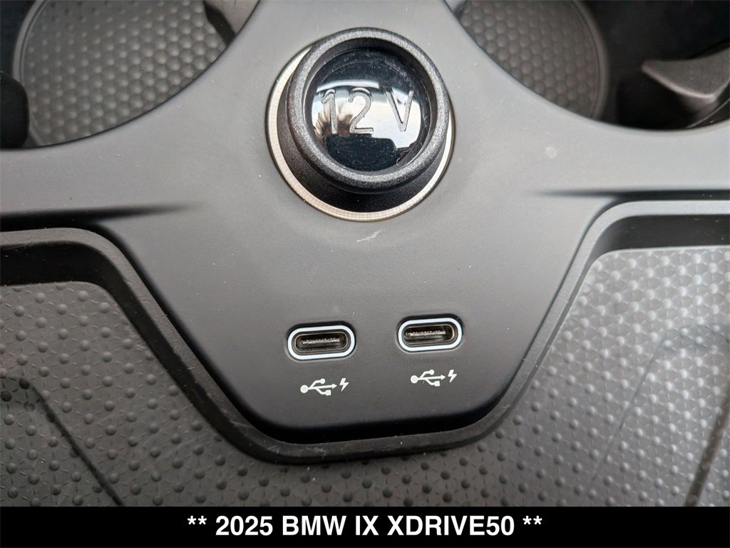 Used 2025 BMW iX xDrive50 image 23