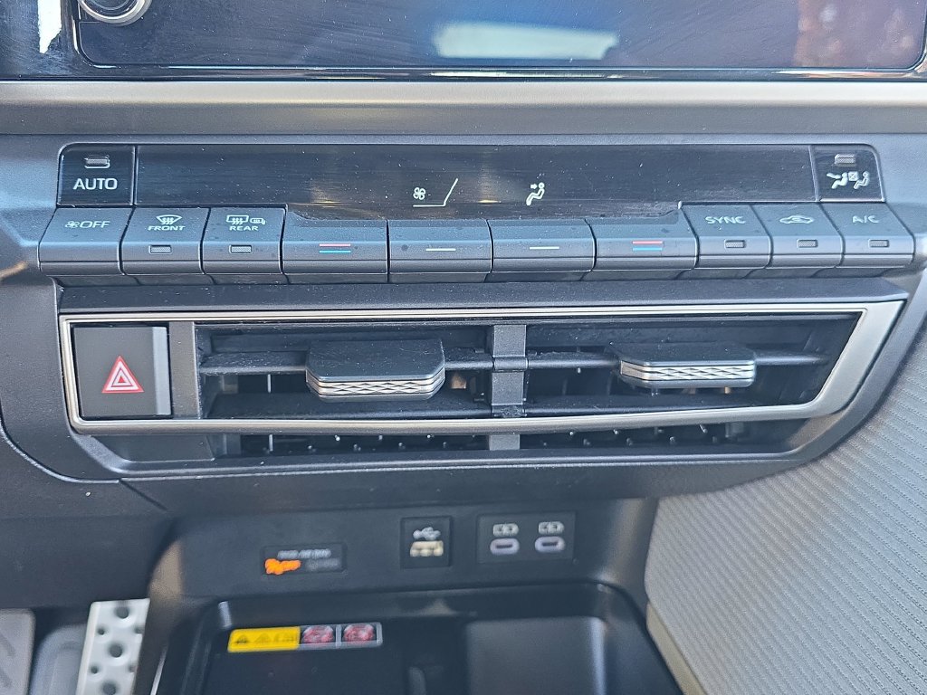 Certified 2025 Toyota Camry SE AWD/4WD image 24